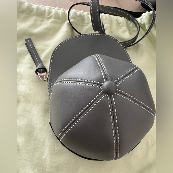 JW ANDERSON leather midi cap bag in gray - Picture 4 of 7